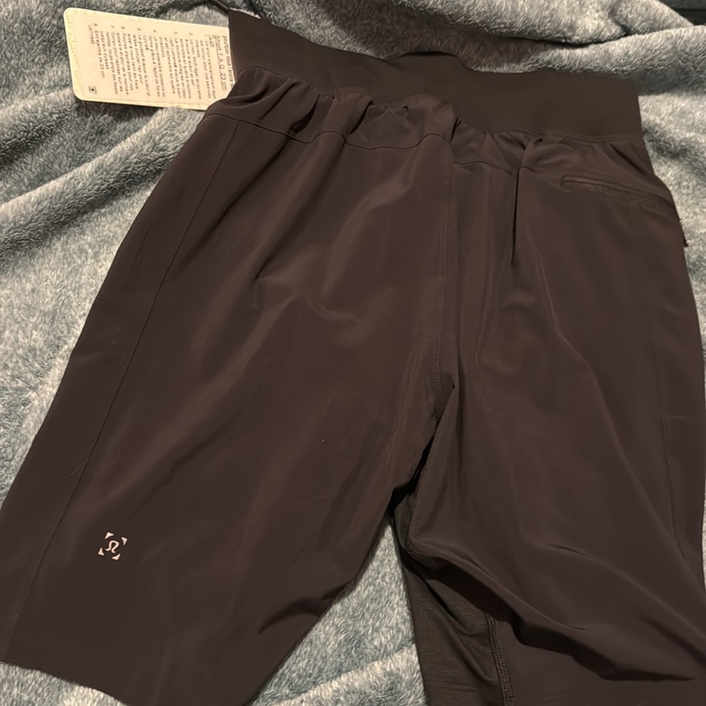 NWT Lululemon T.H.E. Short 9” Lux Men’s Training Shorts Black Size S with liner